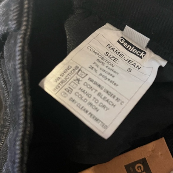 NWT Wide-legged ripped jeans 🖤 - Picture 5 of 10